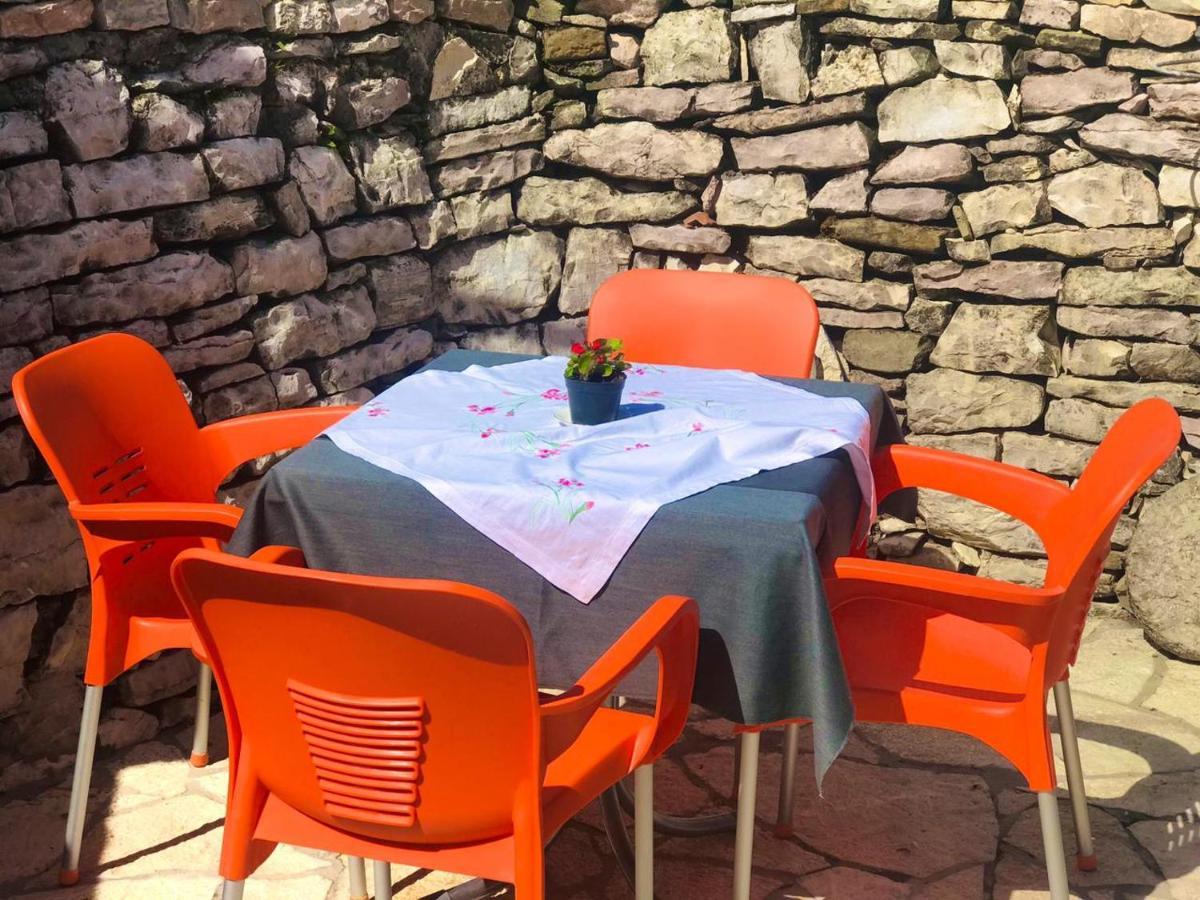 "Mani Guest House" Gjirokastër المظهر الخارجي الصورة